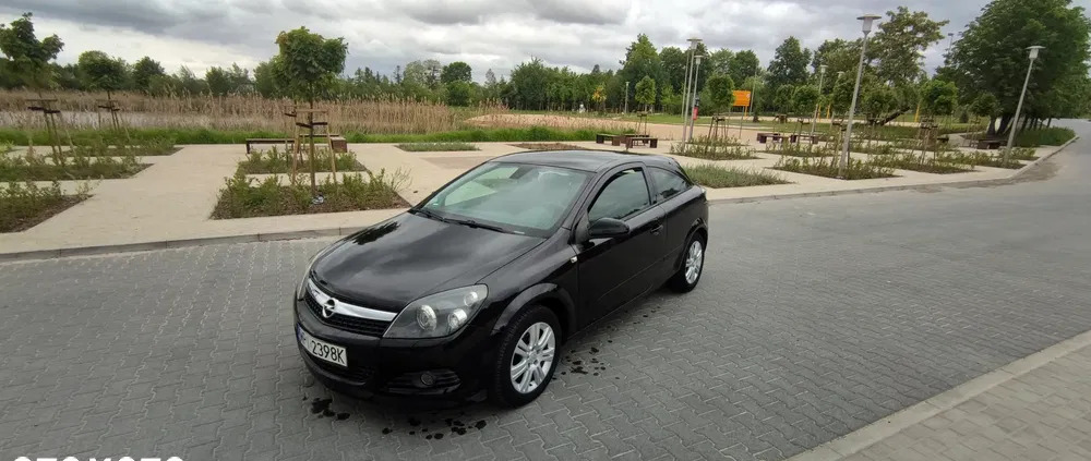 samochody osobowe Opel Astra cena 17400 przebieg: 226000, rok produkcji 2008 z Błonie